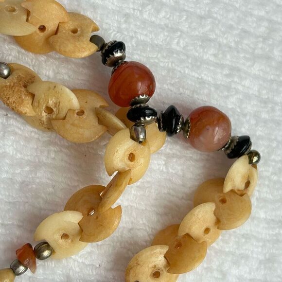 Vintage Carved Bone and Carnelian Agate Necklace Silver Tone 17” Amazing Detail - Picture 10 of 11